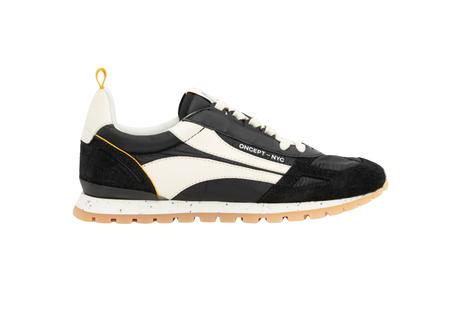 Toronto Black Sneakers